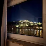 Mit Rheinblick *